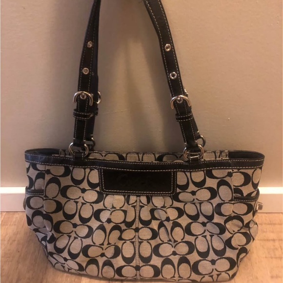 COACH purse - Picture 3 of 9